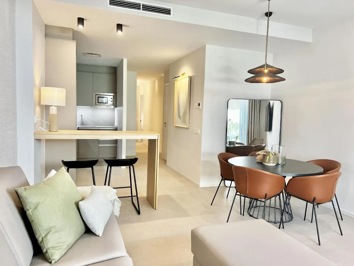 Sitges Spaces Garden Oasis 3 Bedroom 2 Bath Garden 公寓