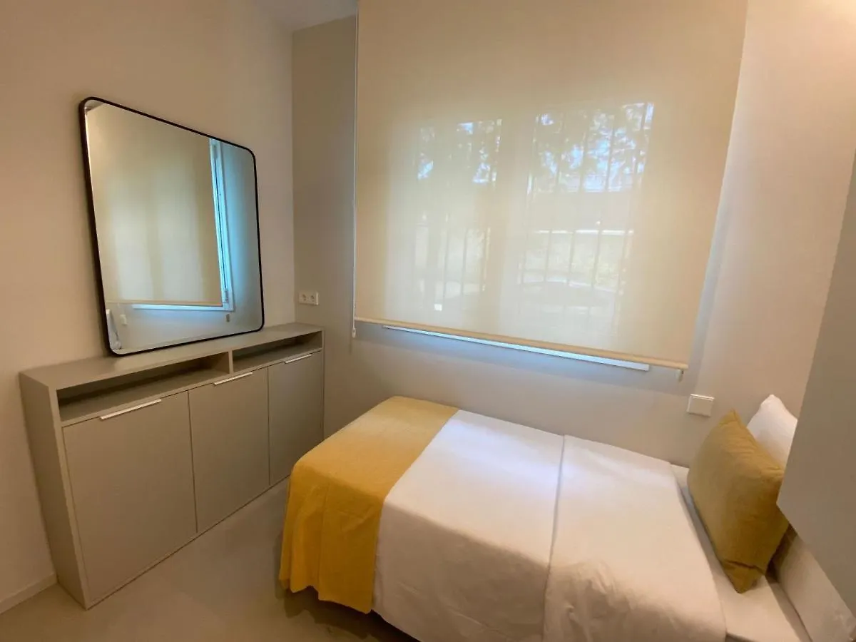 Sitges Spaces Garden Oasis 3 Bedroom 2 Bath Garden 公寓