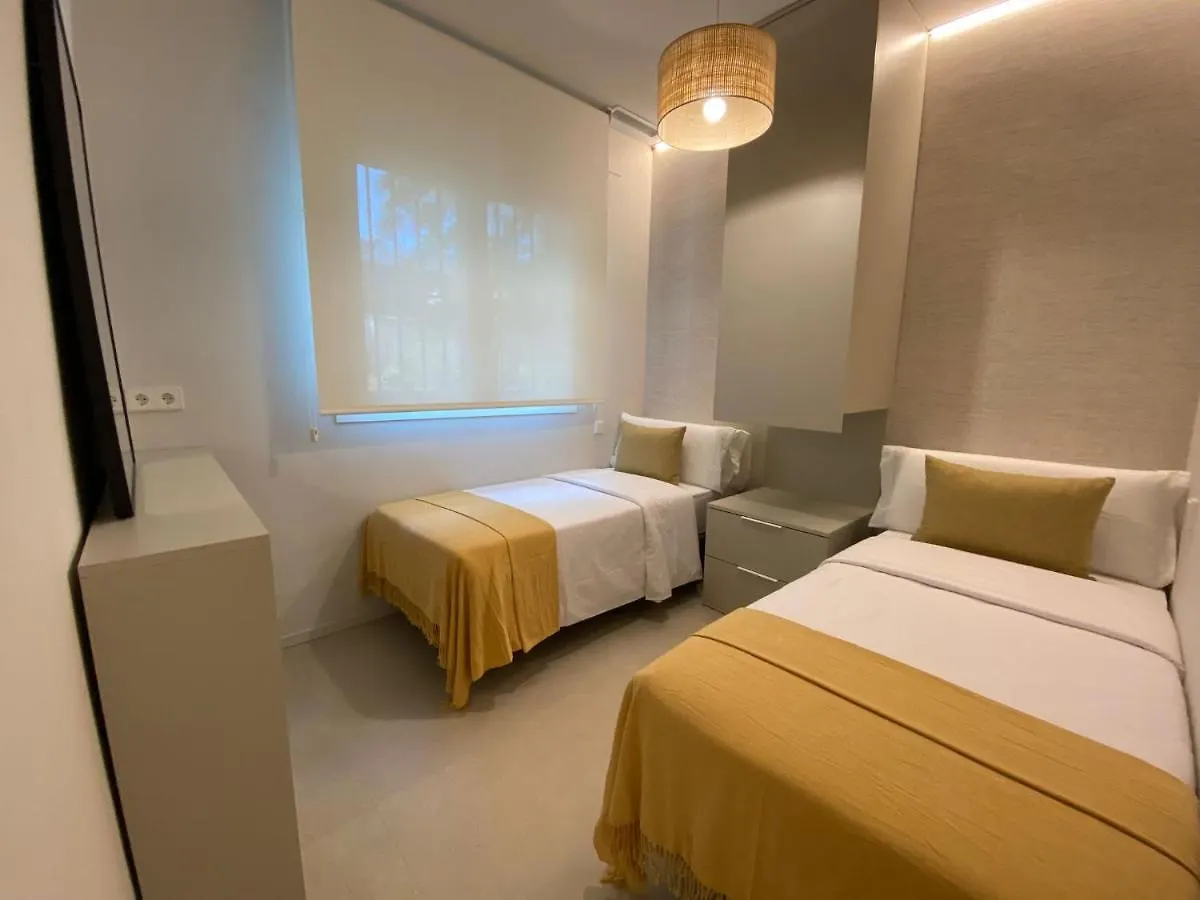 Sitges Spaces Garden Oasis 3 Bedroom 2 Bath Garden 公寓